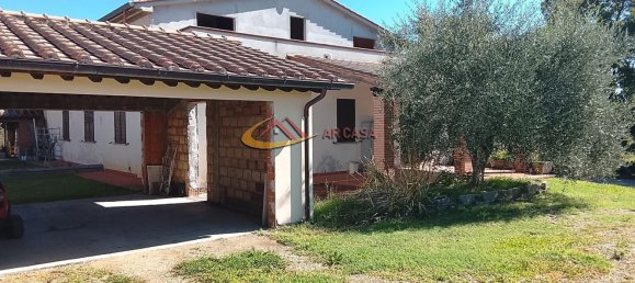 5 bedrooms Villa in Arezzo, Italy No. 349621 2