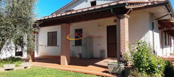 5 bedrooms Villa in Arezzo, Italy No. 349621 4