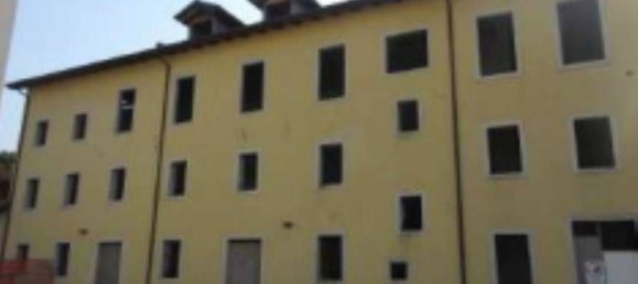 4 rooms Apartment in Schio, Italy No. 263610 3