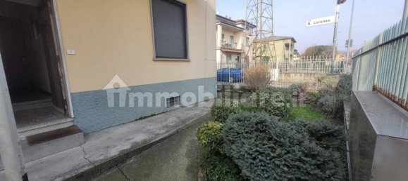 3 bedrooms Apartment in Calusco d'Adda, Italy No. 124965 4