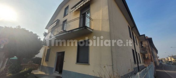3 bedrooms Apartment in Calusco d'Adda, Italy No. 124965 2