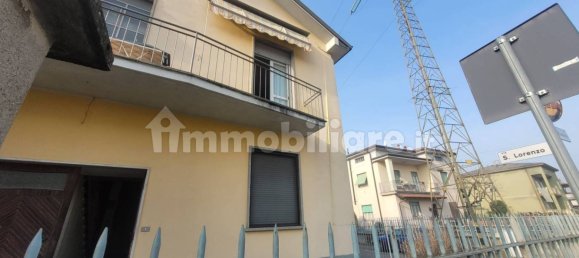 3 bedrooms Apartment in Calusco d'Adda, Italy No. 124965 3