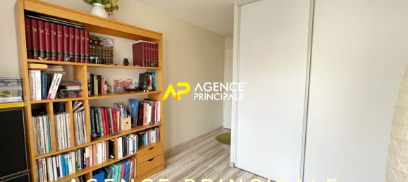 3 chambres Appartement à Argenteuil, France No. 182485 11