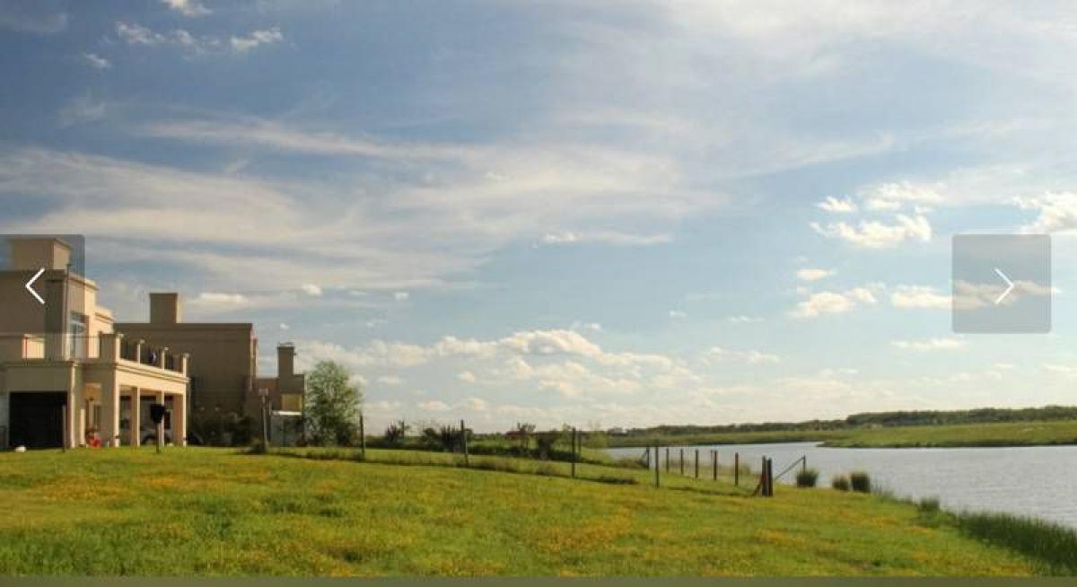  Land in Escobar, Argentina No. 122127