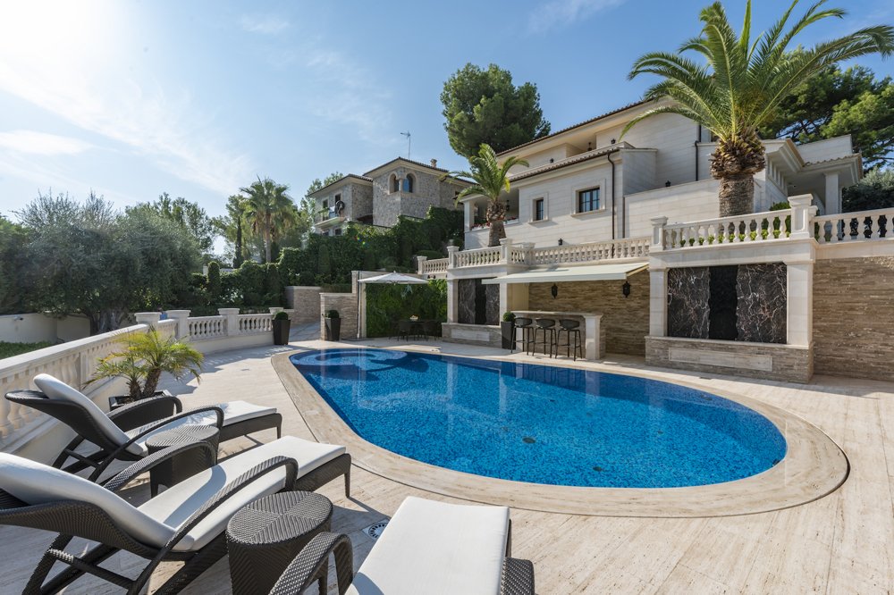 6 bedrooms Villa in Peguera, Spain No. 16253