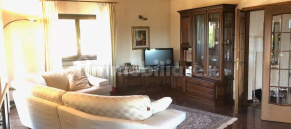 2 bedrooms Villa in Porto Valtravaglia, Italy No. 185761 3
