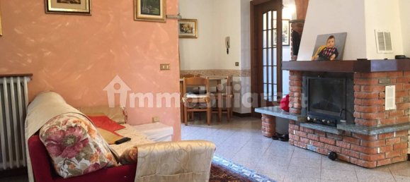 2 bedrooms Villa in Porto Valtravaglia, Italy No. 185761 5