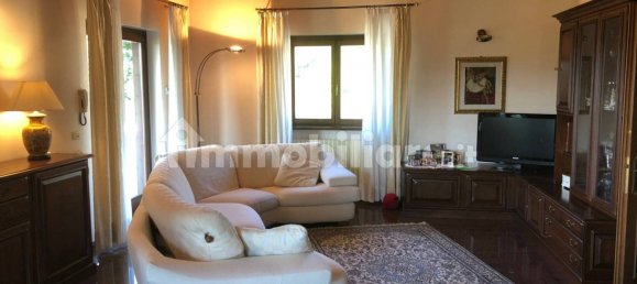 2 bedrooms Villa in Porto Valtravaglia, Italy No. 185761 2