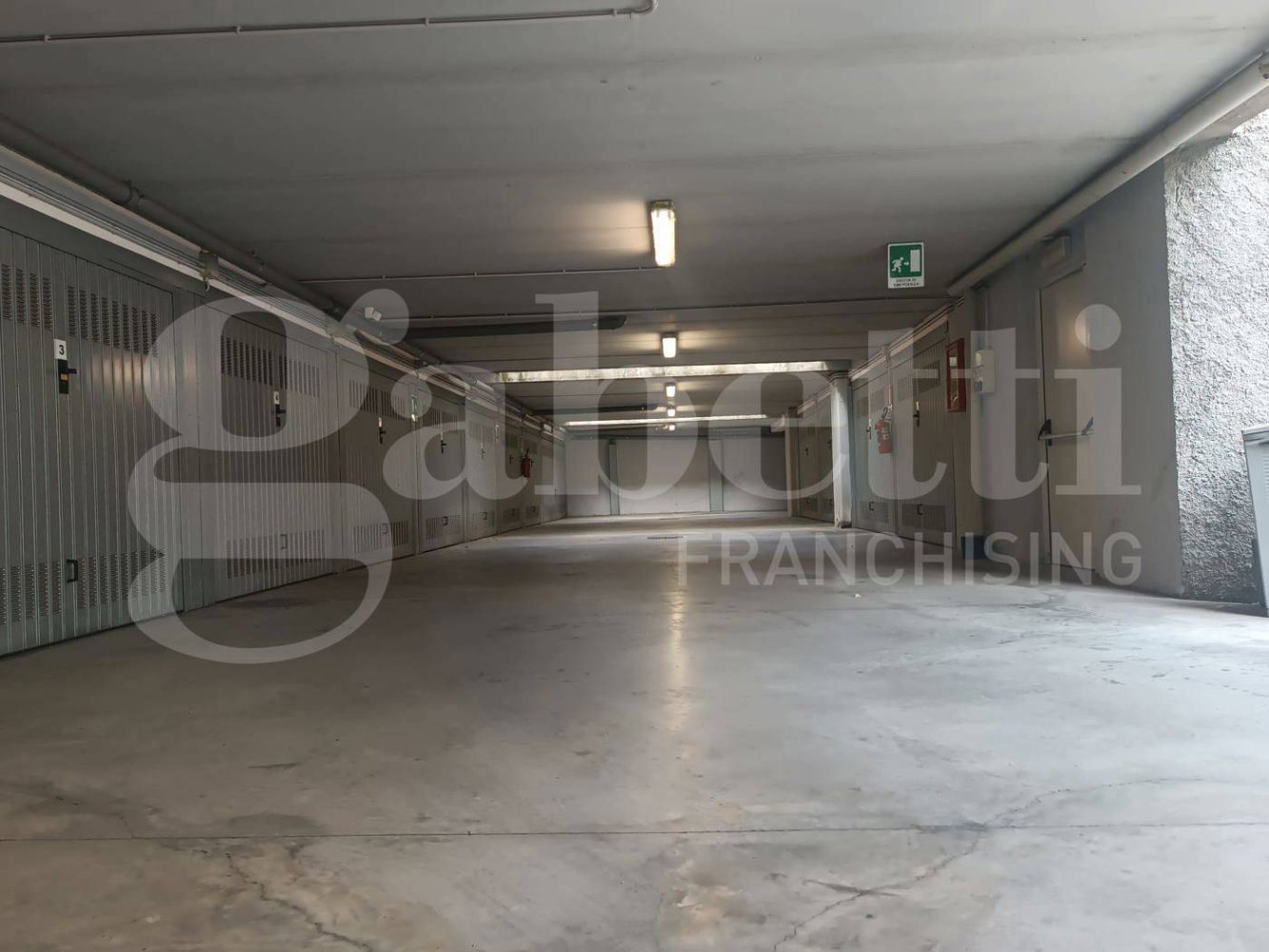 15m² Garage in Milan, Italy No. 279113