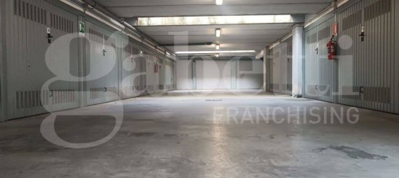 15m² Garage in Milan, Italy No. 279113 5