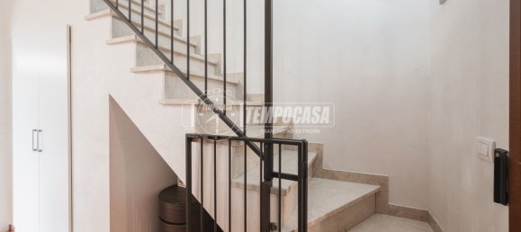 3 bedrooms Duplex in Correggio, Italy No. 328694 25