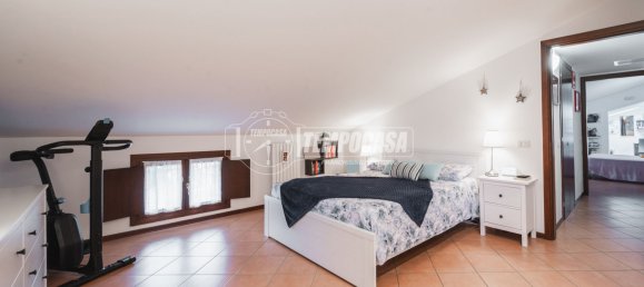 3 bedrooms Duplex in Correggio, Italy No. 328694 28