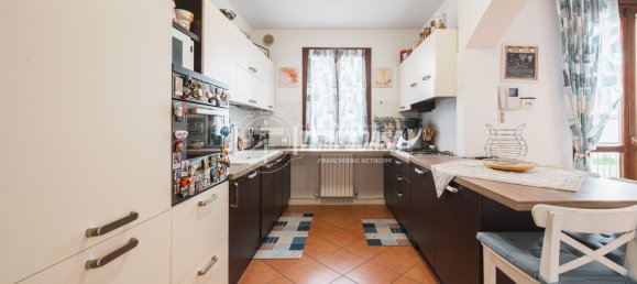 3 bedrooms Duplex in Correggio, Italy No. 328694 16