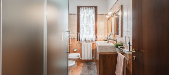 3 bedrooms Duplex in Correggio, Italy No. 328694 12