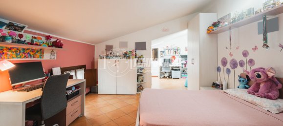 3 bedrooms Duplex in Correggio, Italy No. 328694 10