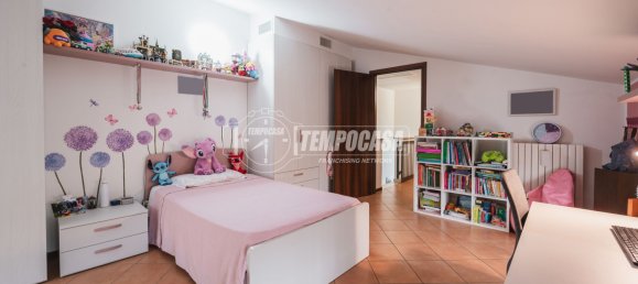 3 bedrooms Duplex in Correggio, Italy No. 328694 9