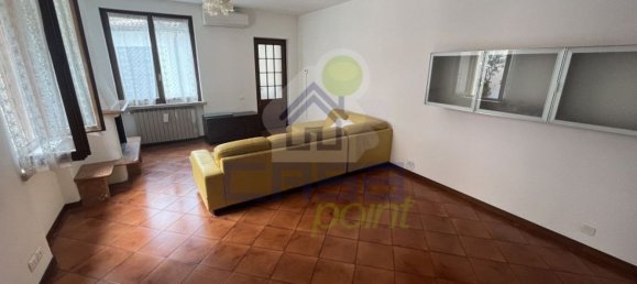 Вилла с 5 комнатами в Кремона, Италия № 269487 3