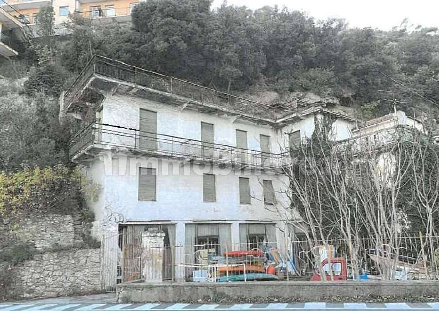 5 rooms House in Noli, Italy No. 292358