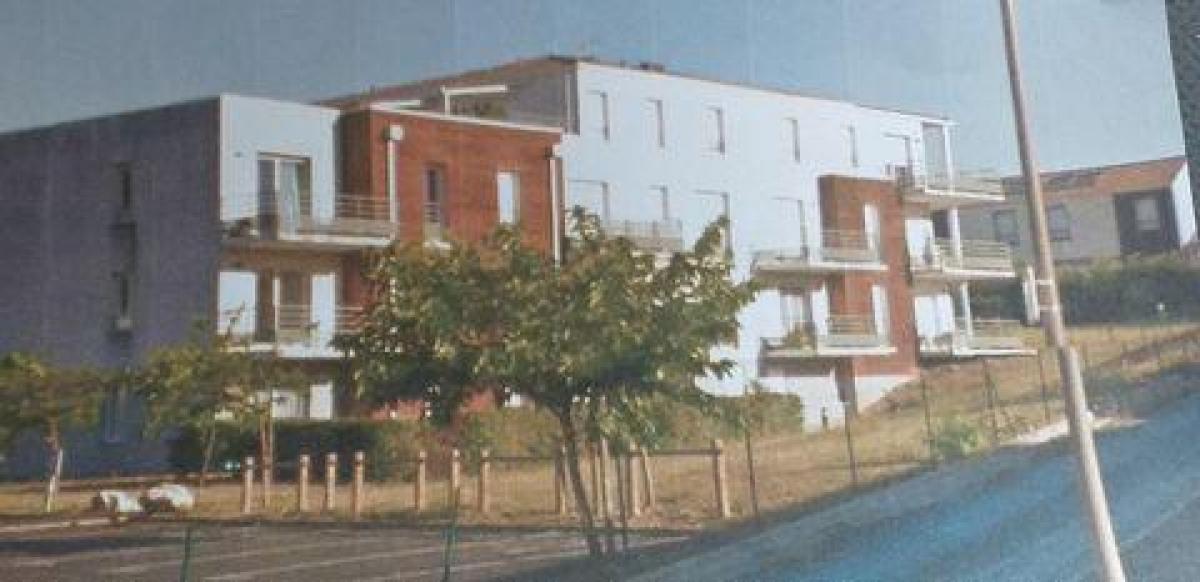 Studio à condo à Niort, France No. 35013