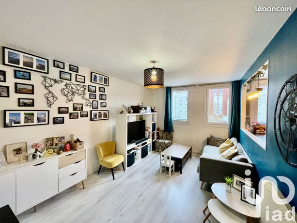 3-salle Appartement à Vauréal, France No. 353584