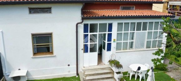 Вилла с 3 спальнями в Дальмине, Италия № 295920 21