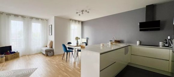 2 bedrooms Apartment in Suresnes, France No. 282939 2