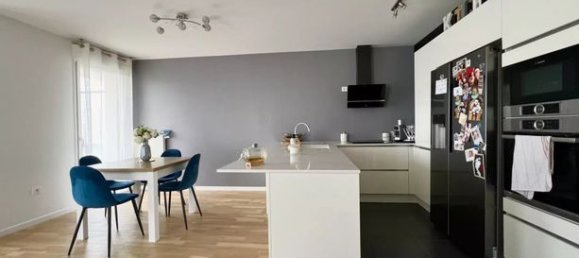 2 bedrooms Apartment in Suresnes, France No. 282939 6