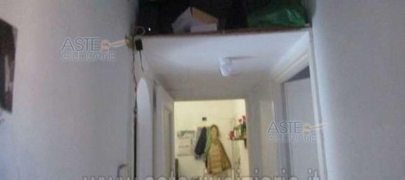 3 rooms Apartment in Rome, Italy No. 189949 8