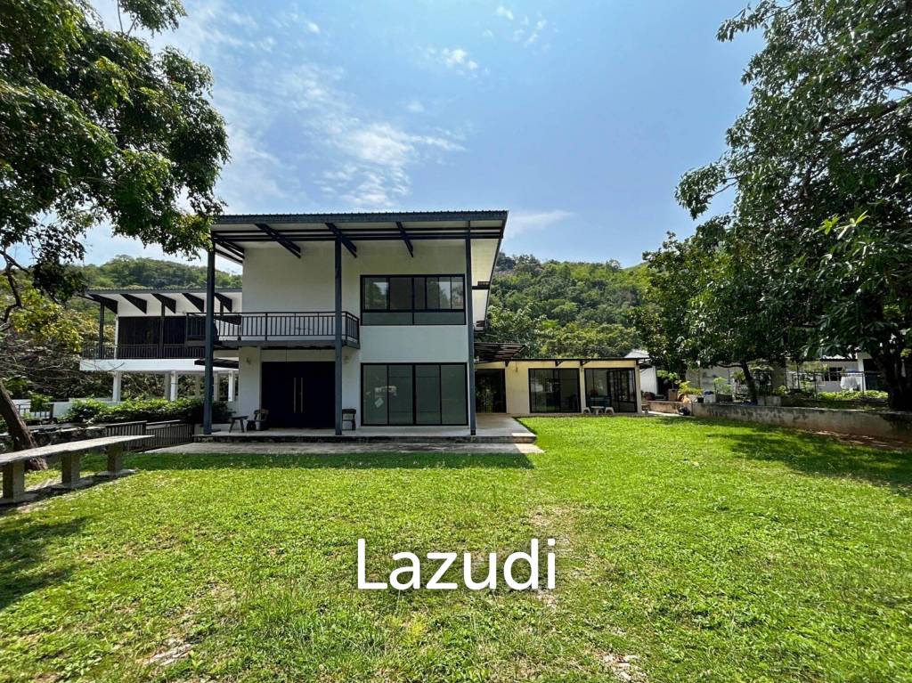 5 bedrooms Villa in Hua Hin, Thailand No. 14469