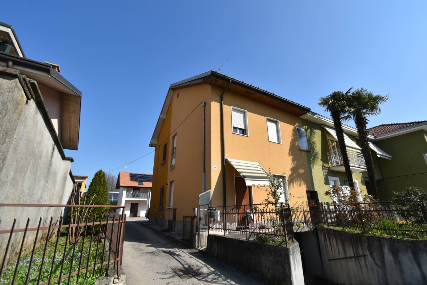 Studio in Bellusco, Italy No. 168739