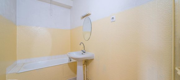 Studio in Tours, France No. 217578 6