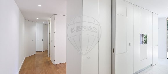 3 bedrooms Apartment in Porto, Portugal No. 136577 2