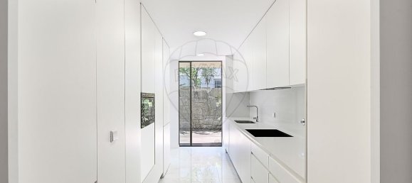 3 bedrooms Apartment in Porto, Portugal No. 136577 6