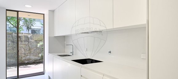 3 bedrooms Apartment in Porto, Portugal No. 136577 5