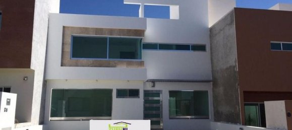 Casa de 3 dormitorios en Querétaro, Mexico No. 186241 2