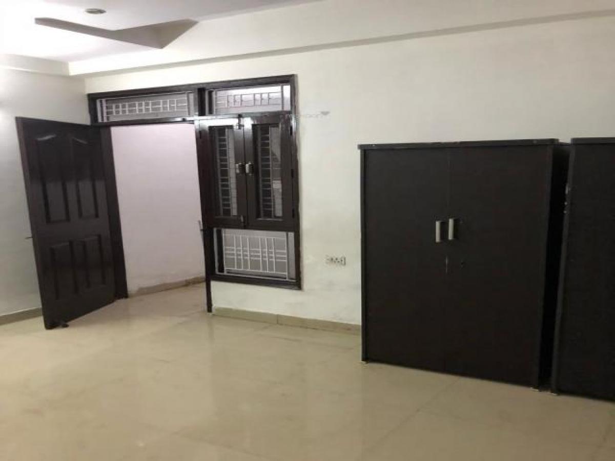 Casa de 2 dormitorios en Noida, India No. 3188