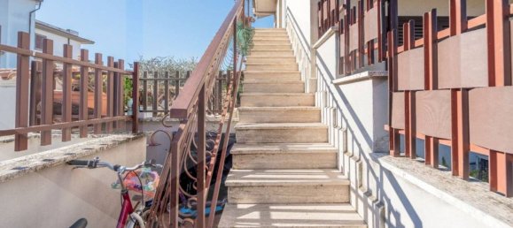 3 rooms Apartment in Ciampino, Italy No. 25410 4