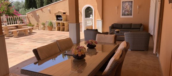 4 bedrooms Villa in Coin, Spain No. 140198 3