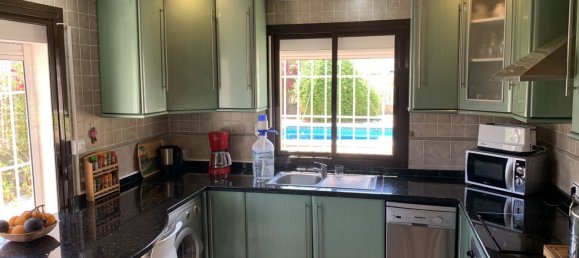 4 bedrooms Villa in Coin, Spain No. 140198 9