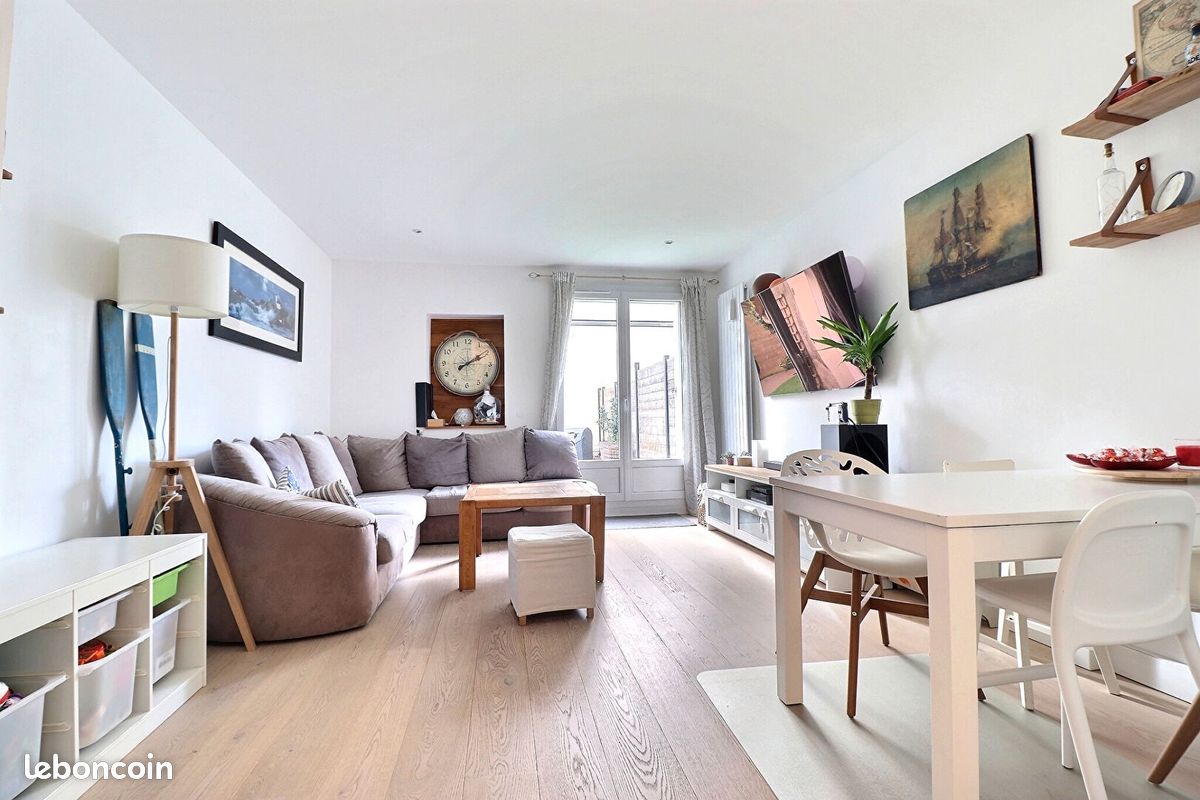 3 bedrooms House in Saint-Germain-en-Laye, France No. 125823