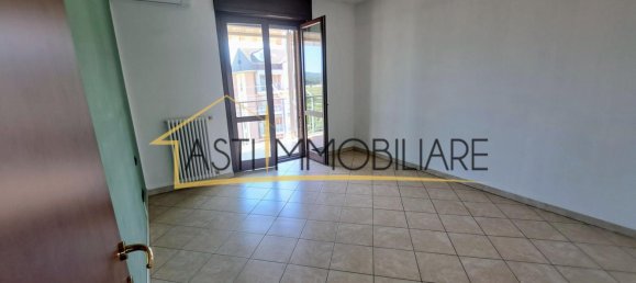 5 rooms Apartment in Asti, Italy No. 299720 11