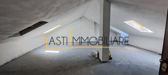 5 rooms Apartment in Asti, Italy No. 299720 24