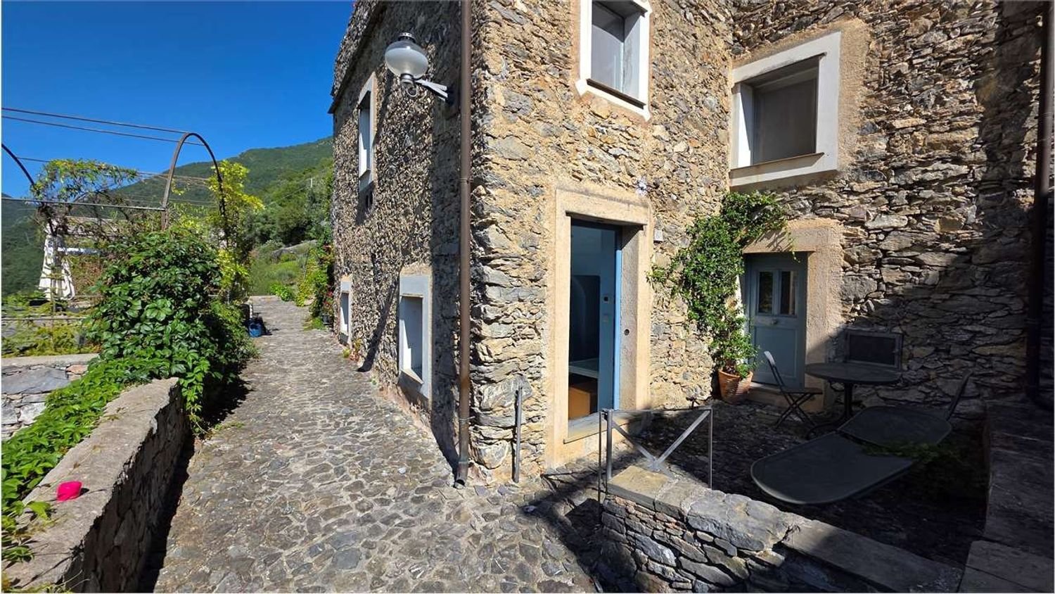 2-Zimmer Wohnung in Castelbianco, Italy, Nr. 300750