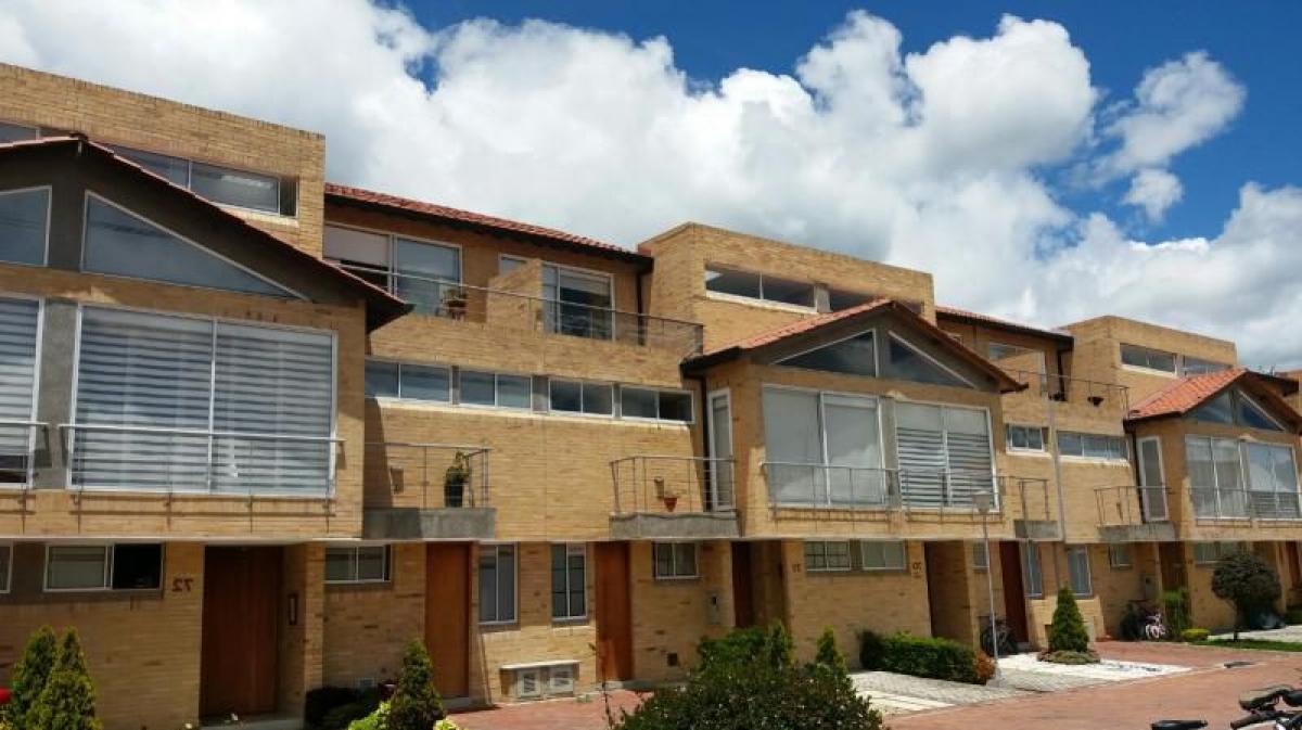 3 bedrooms House in Cundinamarca, Colombia No. 8260