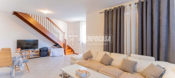 2 rooms Duplex in Magenta, Italy No. 267983 6