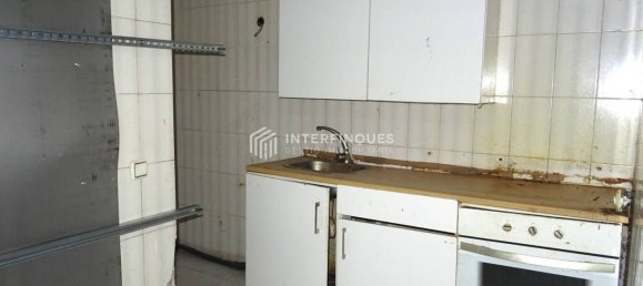 1 bedroom Apartment in Badalona, Spain No. 74995 2