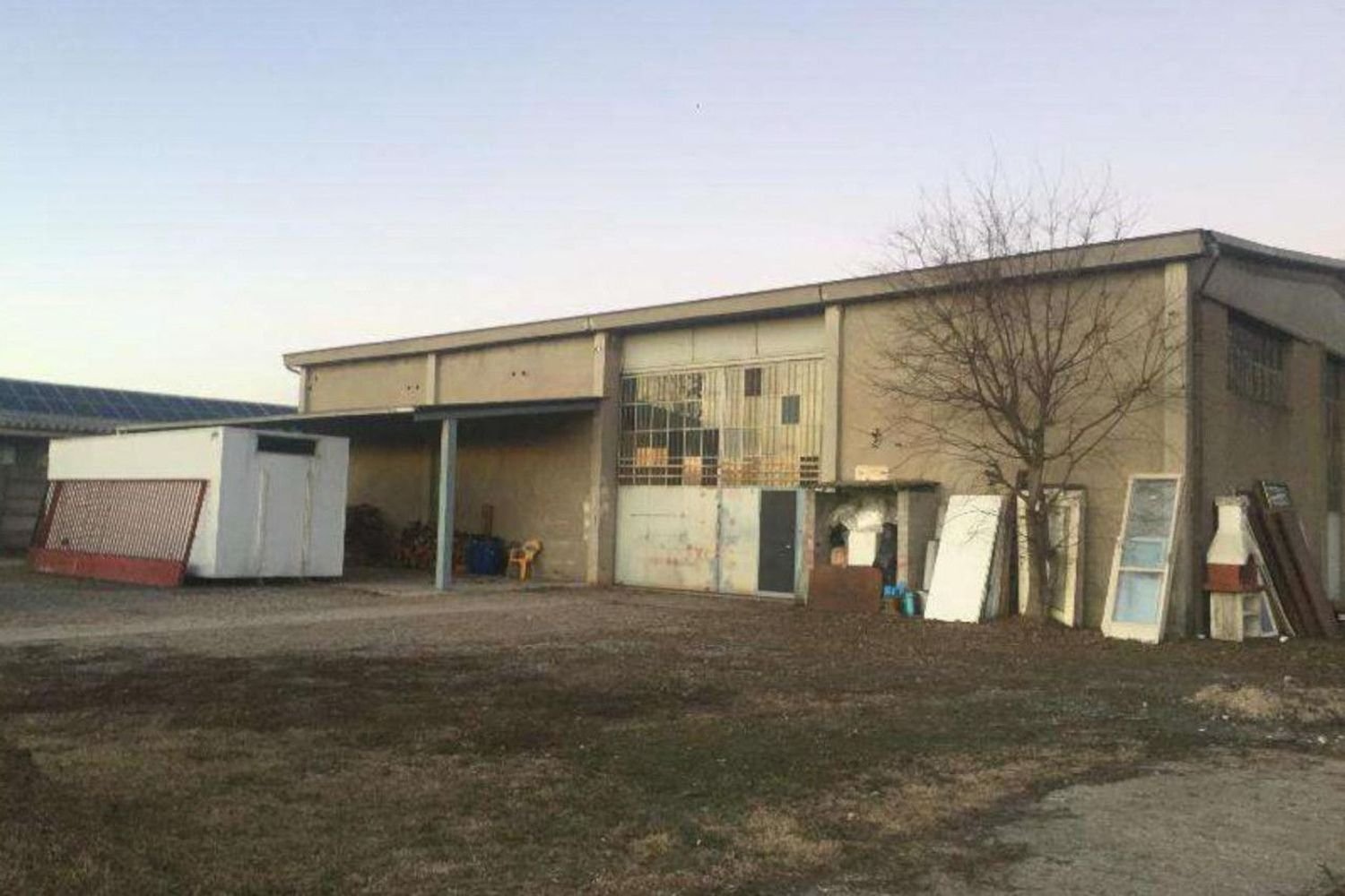 Armazém em Robecco sul Naviglio, Italy 659 m² N.º 379202