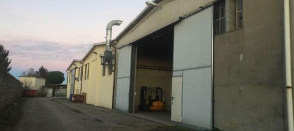 Armazém em Robecco sul Naviglio, Italy 659 m² N.º 379202 2