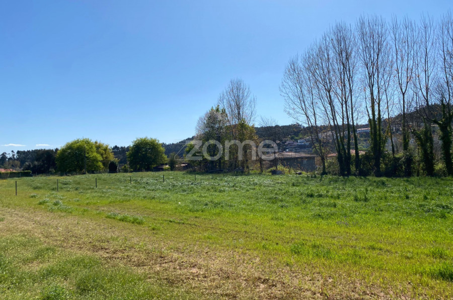  Land in Guimaraes, Portugal No. 34485