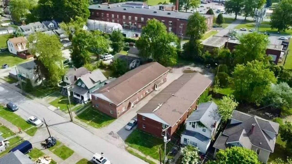 32 bedrooms House in Huntington, USA No. 374273